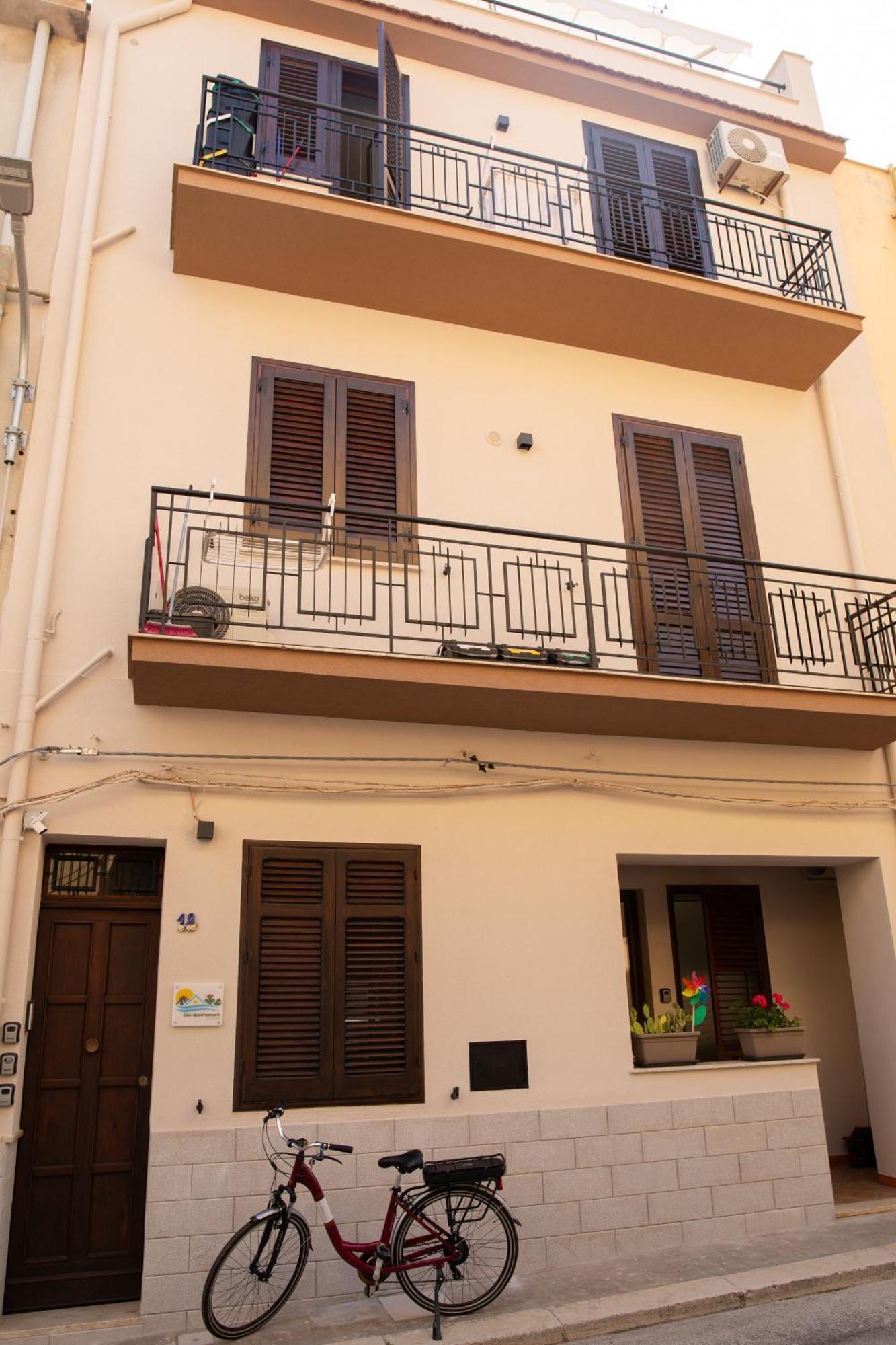 Ciao Appartamenti Centro Paese 巴莱斯特拉泰 外观 照片