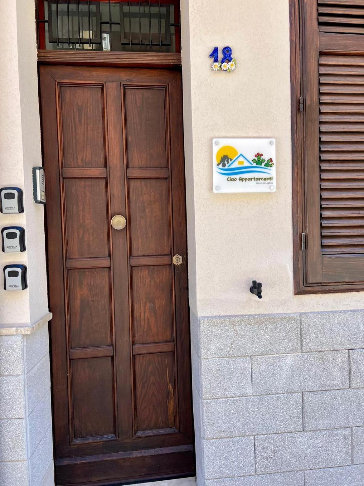Ciao Appartamenti Centro Paese 巴莱斯特拉泰 外观 照片